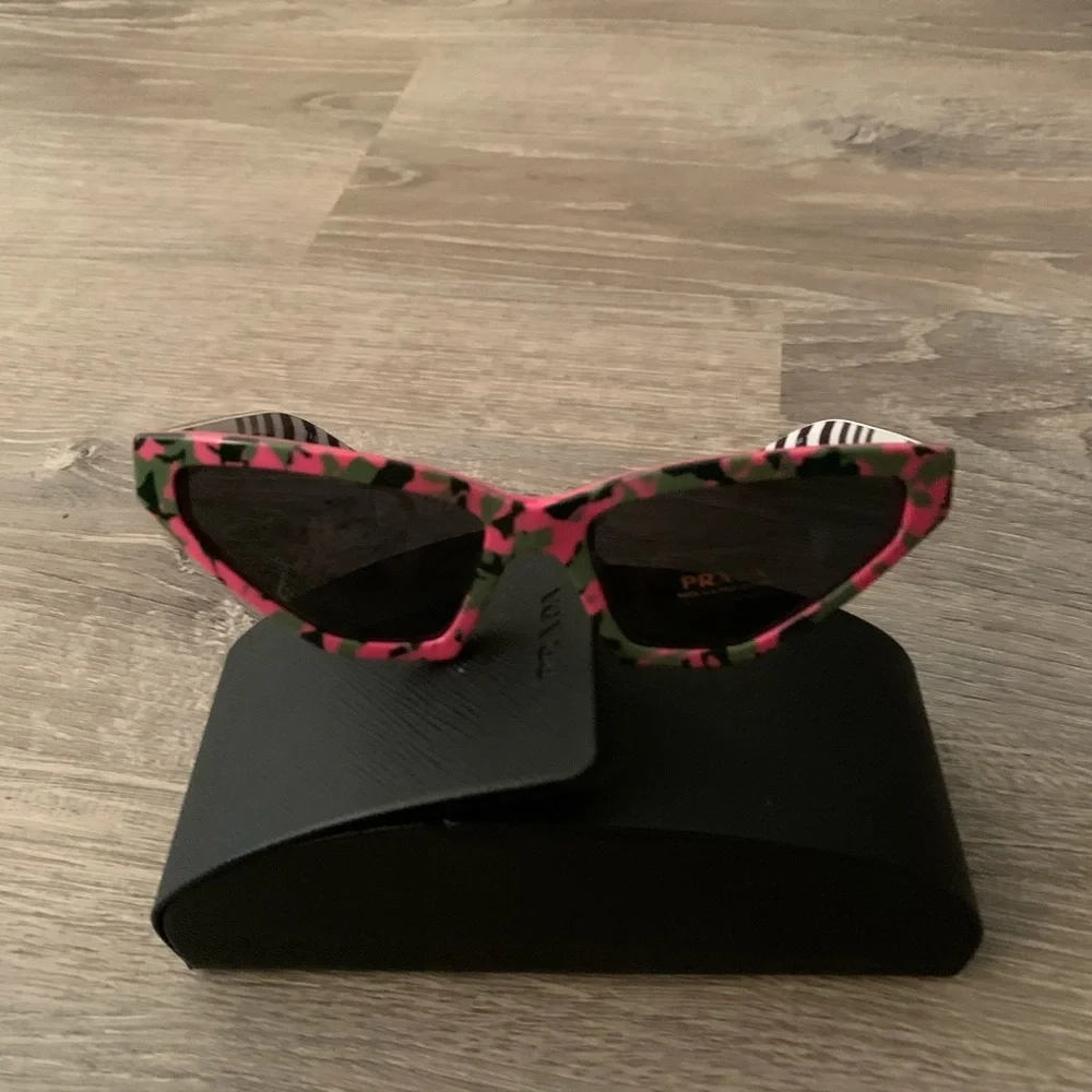 Prada camouflage cat eye sunglasses - Picture 2 of 8